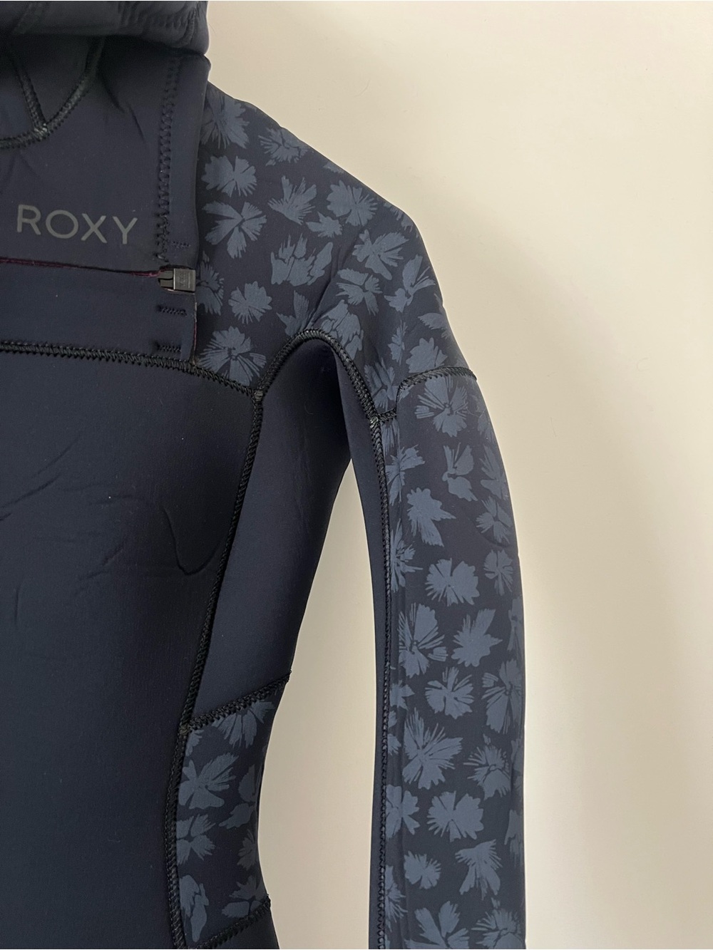 Roxy Hooded Wetsuit 5/4/3mm - Picture 6 of 11